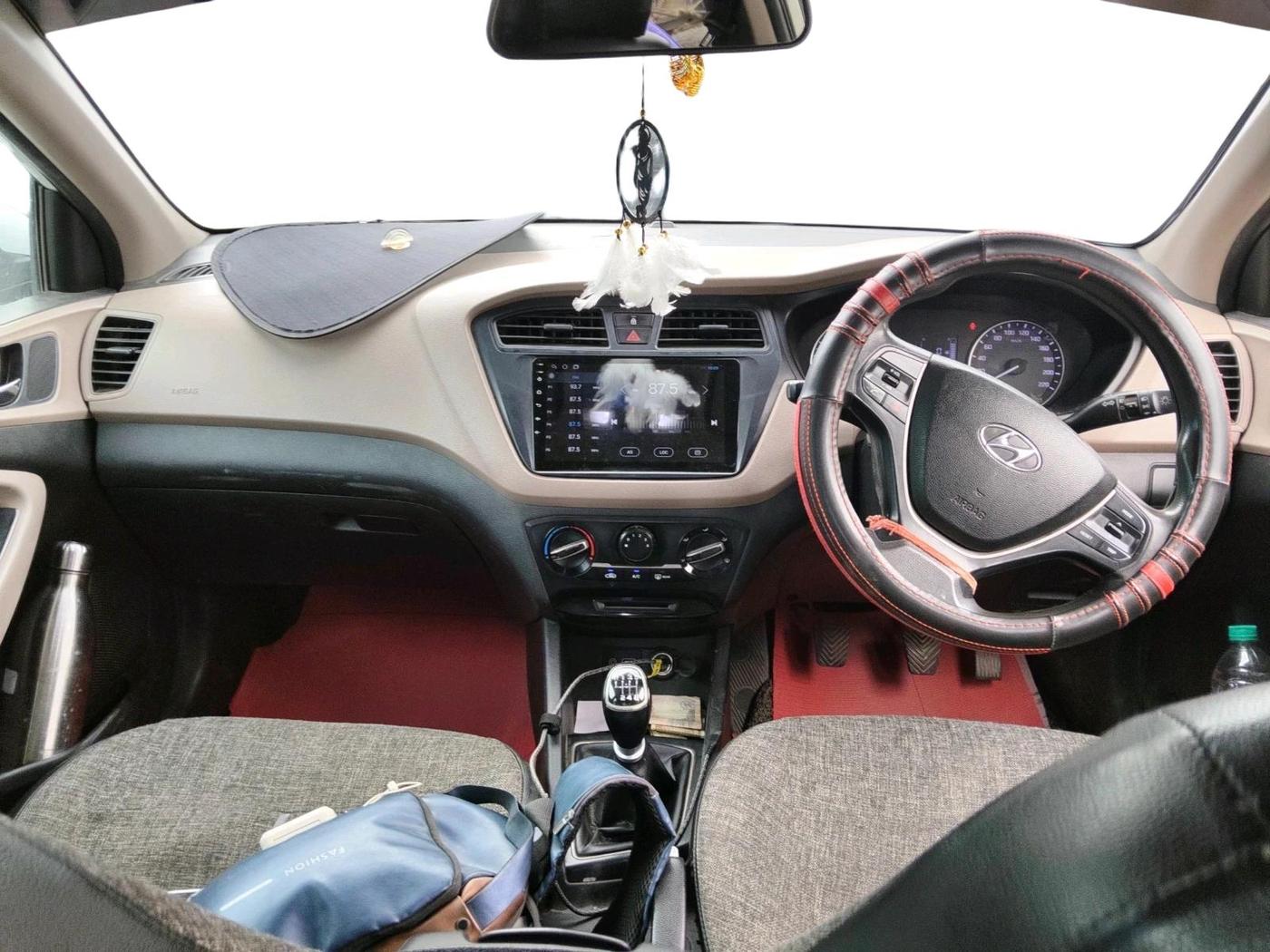2017 Hyundai Elite i20 SPORTZ 1.4 CRDI, Diesel, Manual, 1,21,507 km, interior