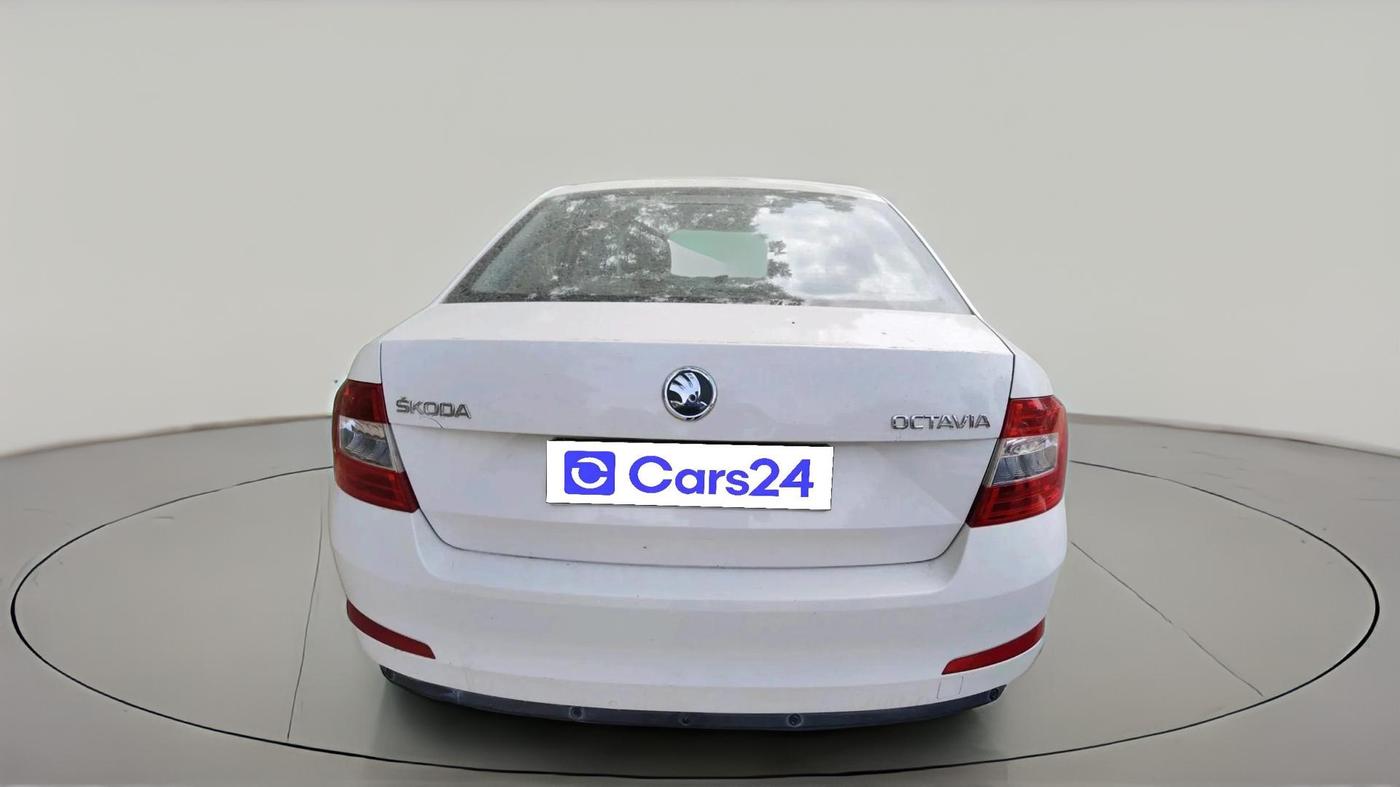 2014 Skoda Octavia ACTIVE 1.4 TSI, Petrol, Manual, 1,11,341 km, exterior