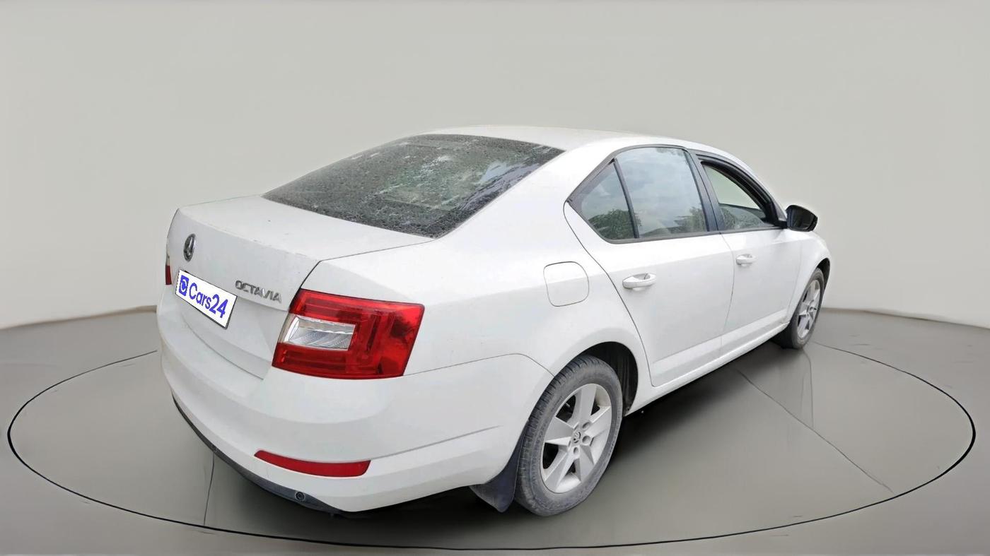 2014 Skoda Octavia ACTIVE 1.4 TSI, Petrol, Manual, 1,11,341 km, exterior