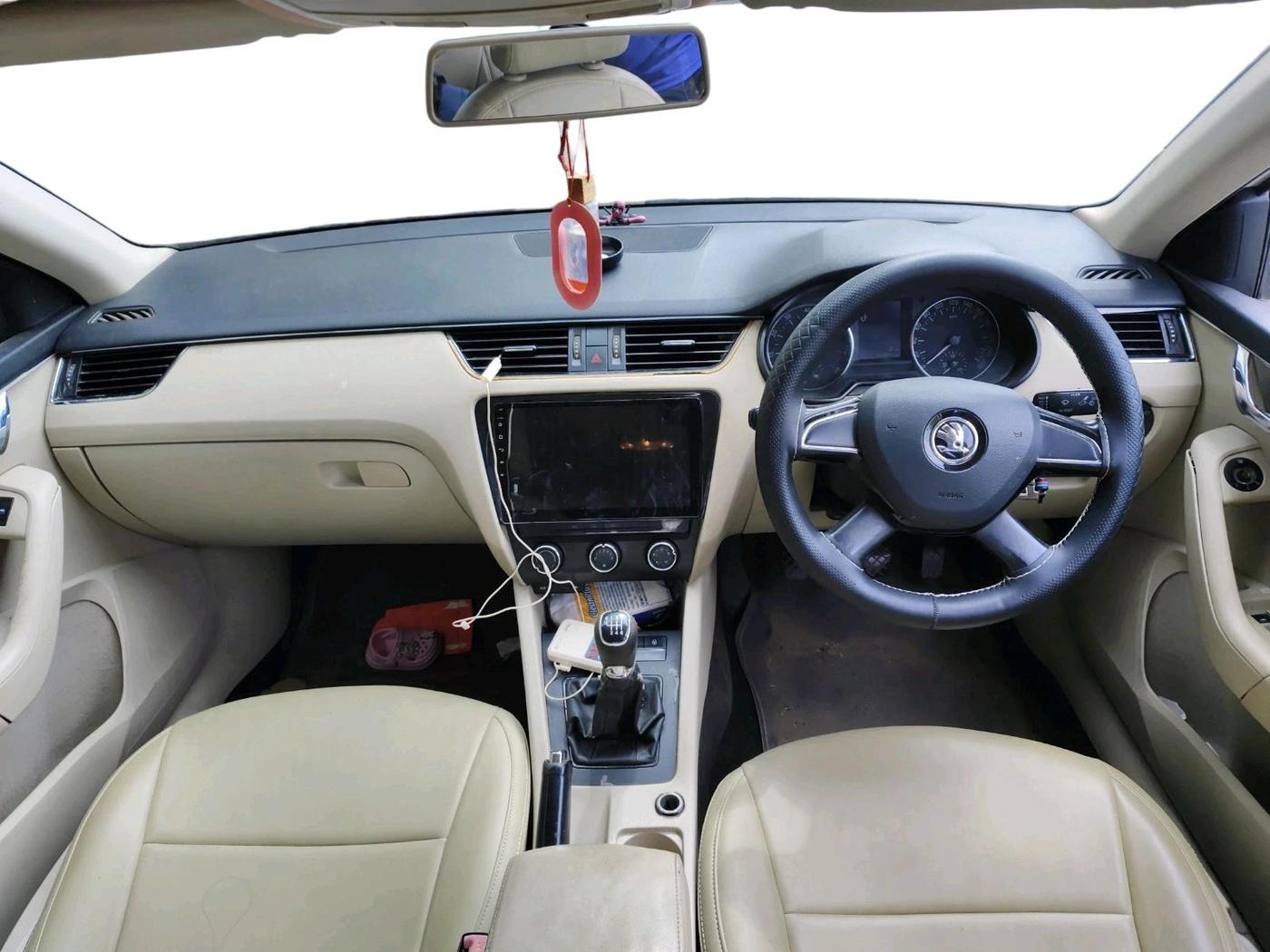 2014 Skoda Octavia ACTIVE 1.4 TSI, Petrol, Manual, 1,11,341 km, interior