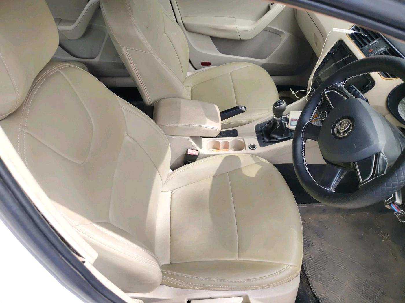 2014 Skoda Octavia ACTIVE 1.4 TSI, Petrol, Manual, 1,11,341 km, interior