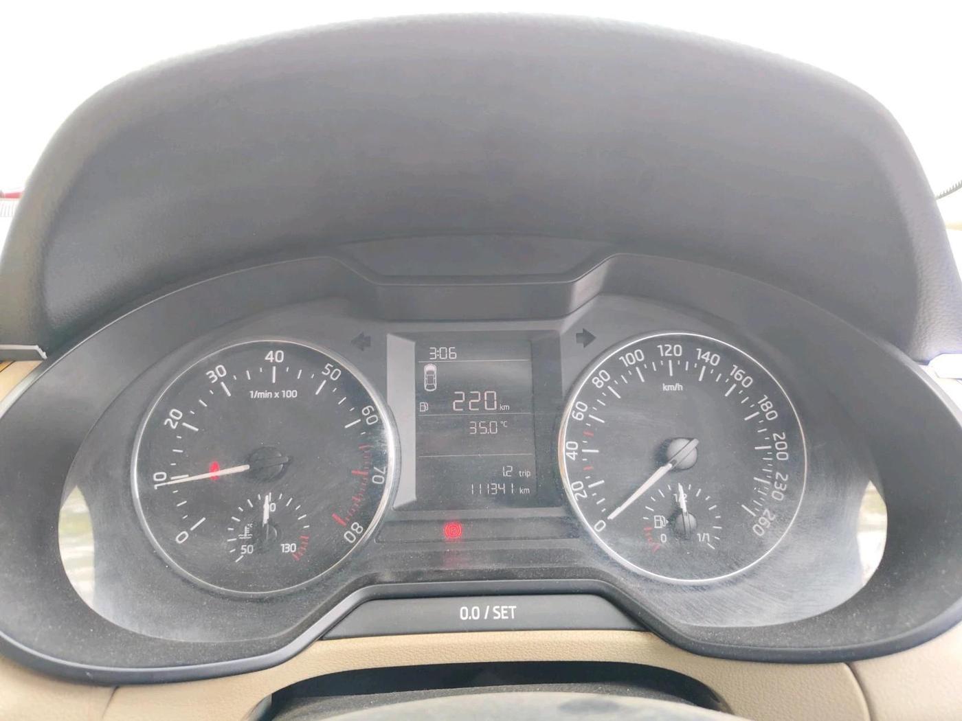 2014 Skoda Octavia ACTIVE 1.4 TSI, Petrol, Manual, 1,11,341 km, interior