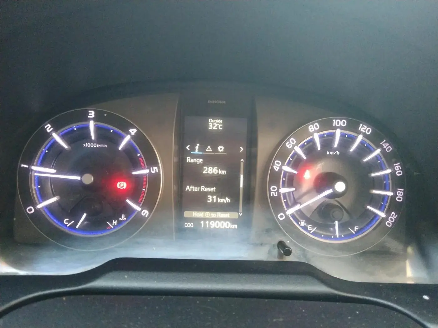 2021 Toyota Innova Crysta 2.4 VX 8 STR, Diesel, Manual, 1,19,000 km, interior