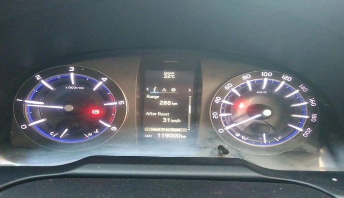 2021 Toyota Innova Crysta 2.4 VX 8 STR, Diesel, Manual, 1,19,000 km, interior