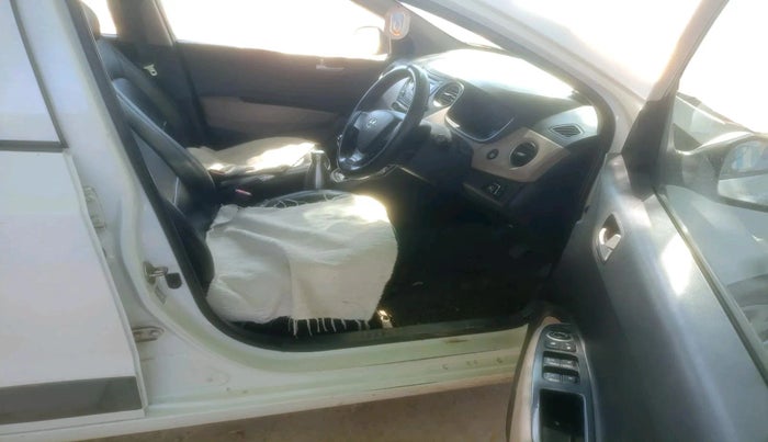 2014 Hyundai Grand i10 SPORTZ 1.2 KAPPA VTVT, CNG, Manual, 1,15,425 km, interior