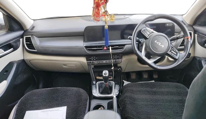 2024 KIA SELTOS  HTX 1.5 PETROL MT, Petrol, Manual, 32,896 km, interior