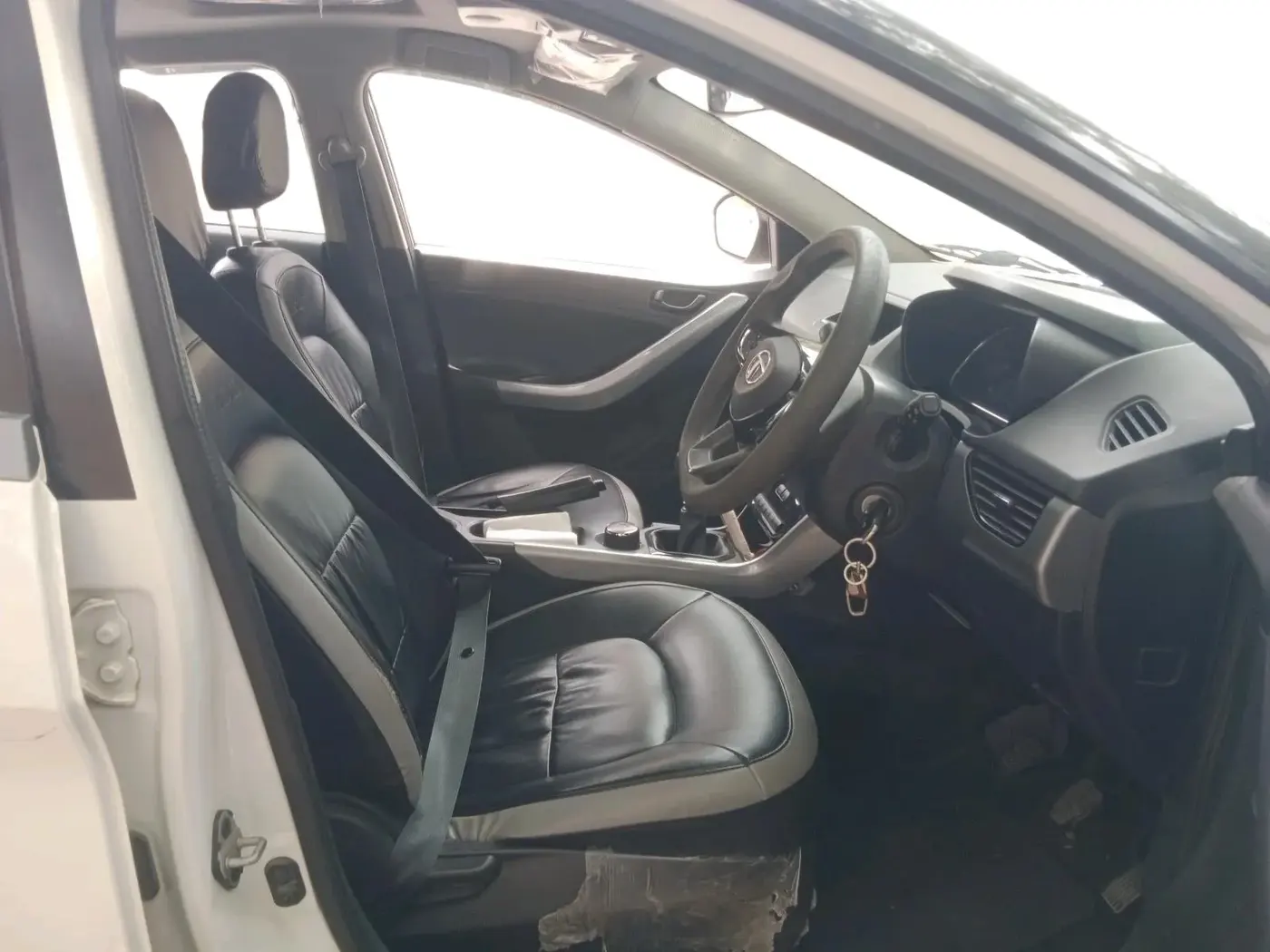 2021 Tata NEXON XM SUNROOF PETROL, Petrol, Manual, 68,000 km, interior