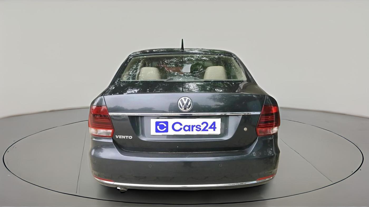 2016 Volkswagen Vento HIGHLINE 1.6 MPI, Petrol, Manual, 70,165 km, exterior