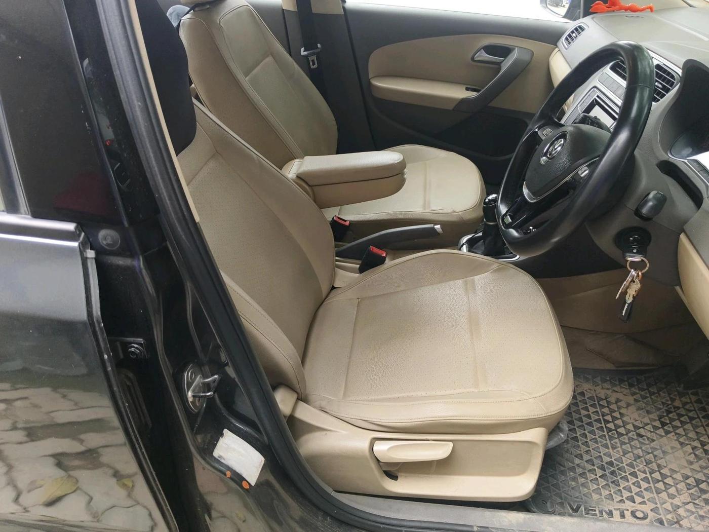 2016 Volkswagen Vento HIGHLINE 1.6 MPI, Petrol, Manual, 70,165 km, interior