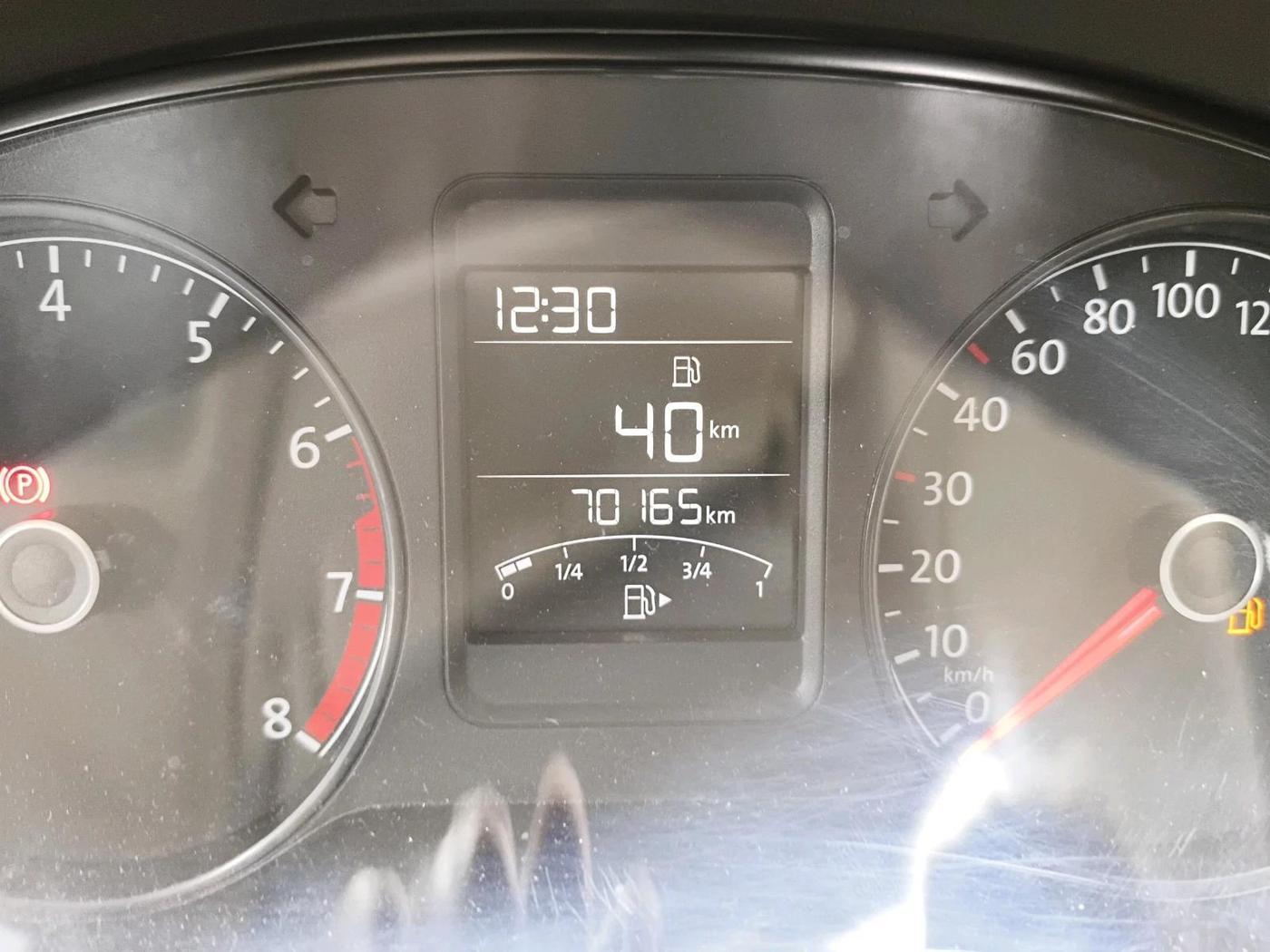 2016 Volkswagen Vento HIGHLINE 1.6 MPI, Petrol, Manual, 70,165 km, interior