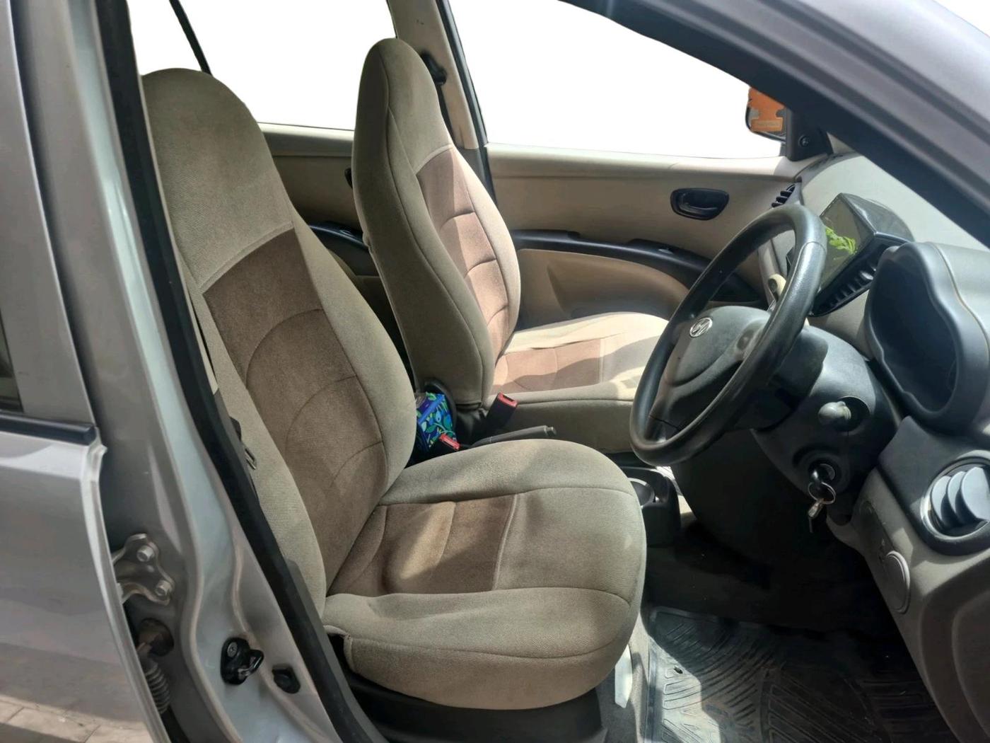 2014 Hyundai i10 MAGNA 1.1, Petrol, Manual, 1,49,647 km, interior