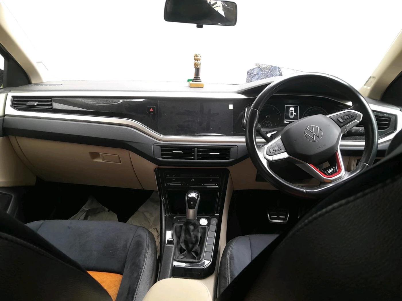 2023 Volkswagen VIRTUS HIGHLINE TSI 1.0 AT, Petrol, Automatic, 20,632 km, interior