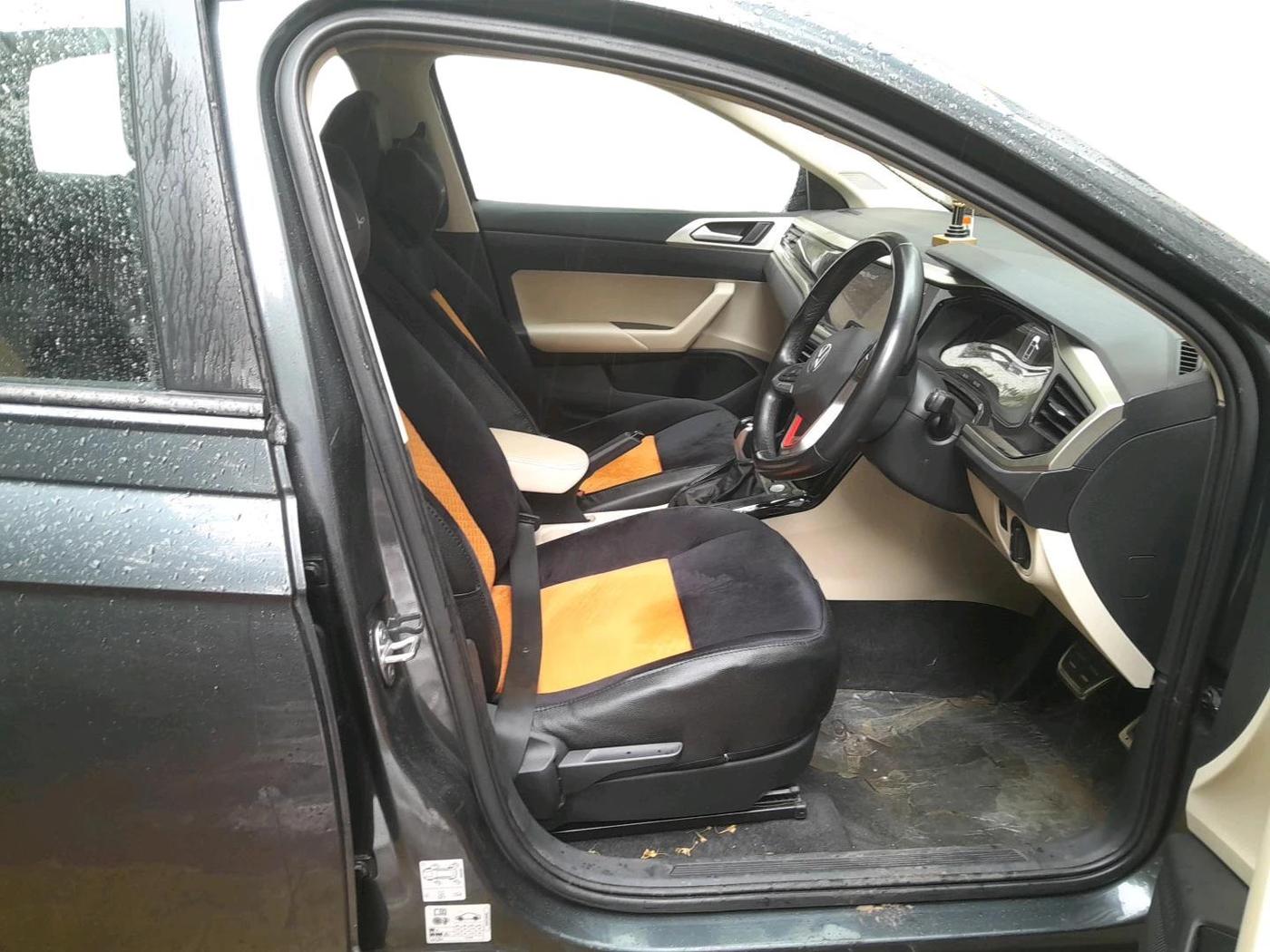 2023 Volkswagen VIRTUS HIGHLINE TSI 1.0 AT, Petrol, Automatic, 20,632 km, interior