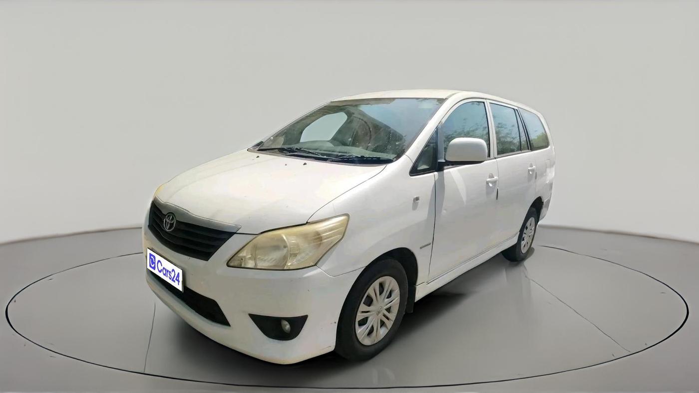 2013 Toyota Innova 2.5 GX 8 STR, Diesel, Manual, 1,67,934 km, exterior