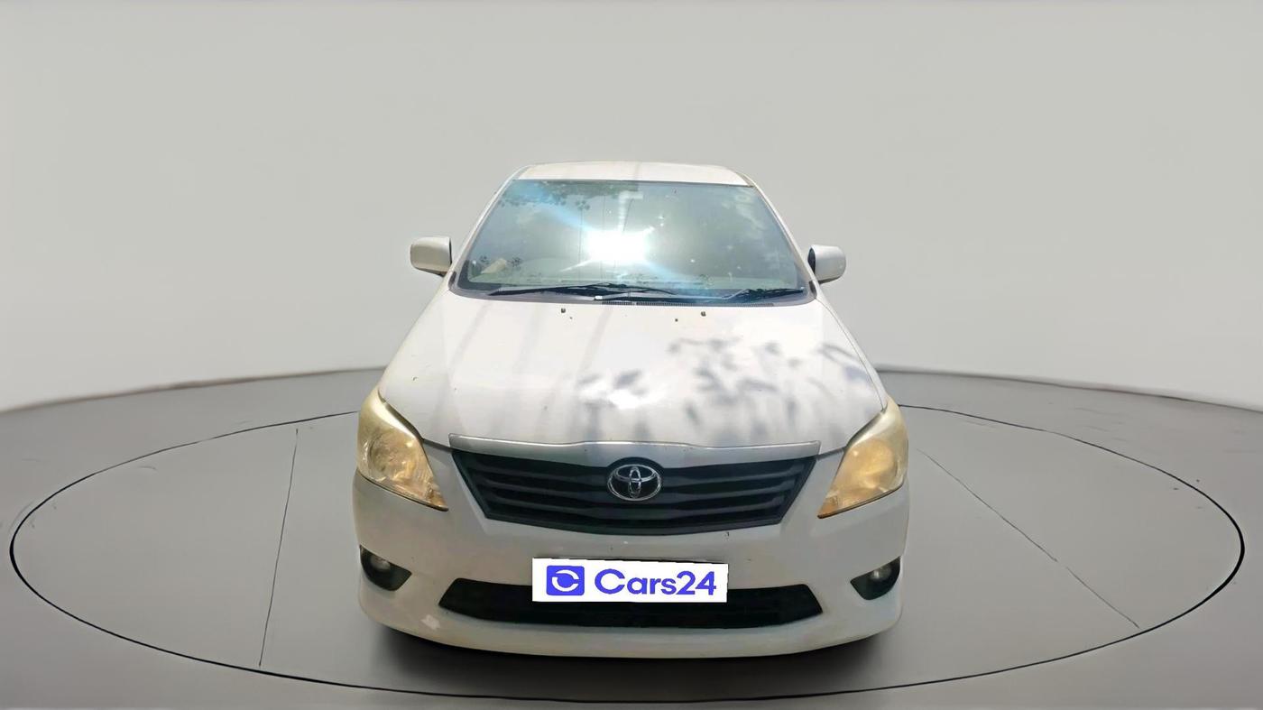 2013 Toyota Innova 2.5 GX 8 STR, Diesel, Manual, 1,67,934 km, exterior