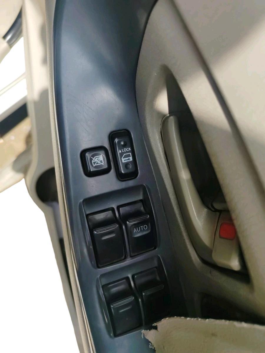 2013 Toyota Innova 2.5 GX 8 STR, Diesel, Manual, 1,67,934 km, interior