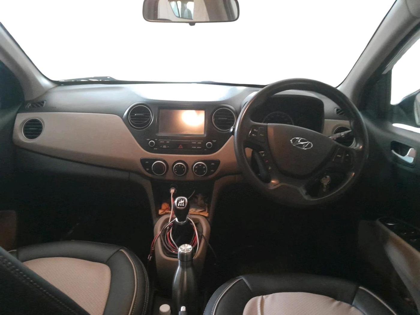 2018 Hyundai Grand i10 SPORTZ 1.2 KAPPA VTVT, Petrol, Manual, 1,06,775 km, interior