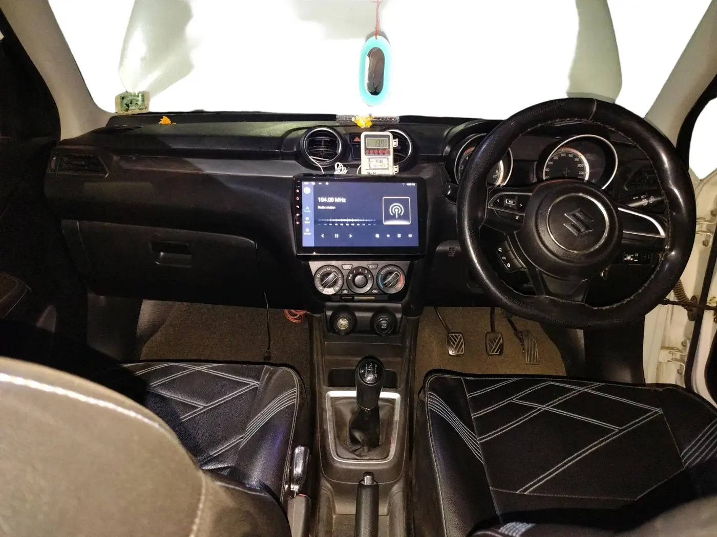 2020 Maruti Swift VXI, CNG, Manual, 75,584 km, interior