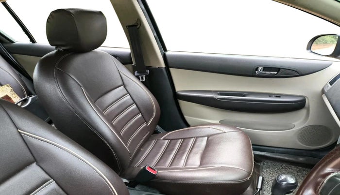 2013 Hyundai i20 MAGNA (O) 1.4 CRDI, Diesel, Manual, 1,15,000 km, interior