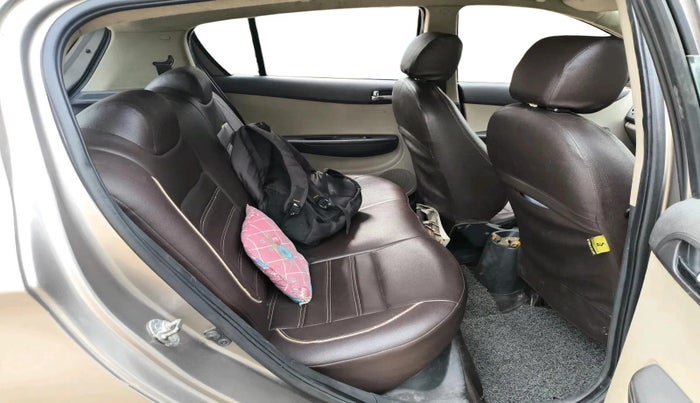 2013 Hyundai i20 MAGNA (O) 1.4 CRDI, Diesel, Manual, 1,15,000 km, interior