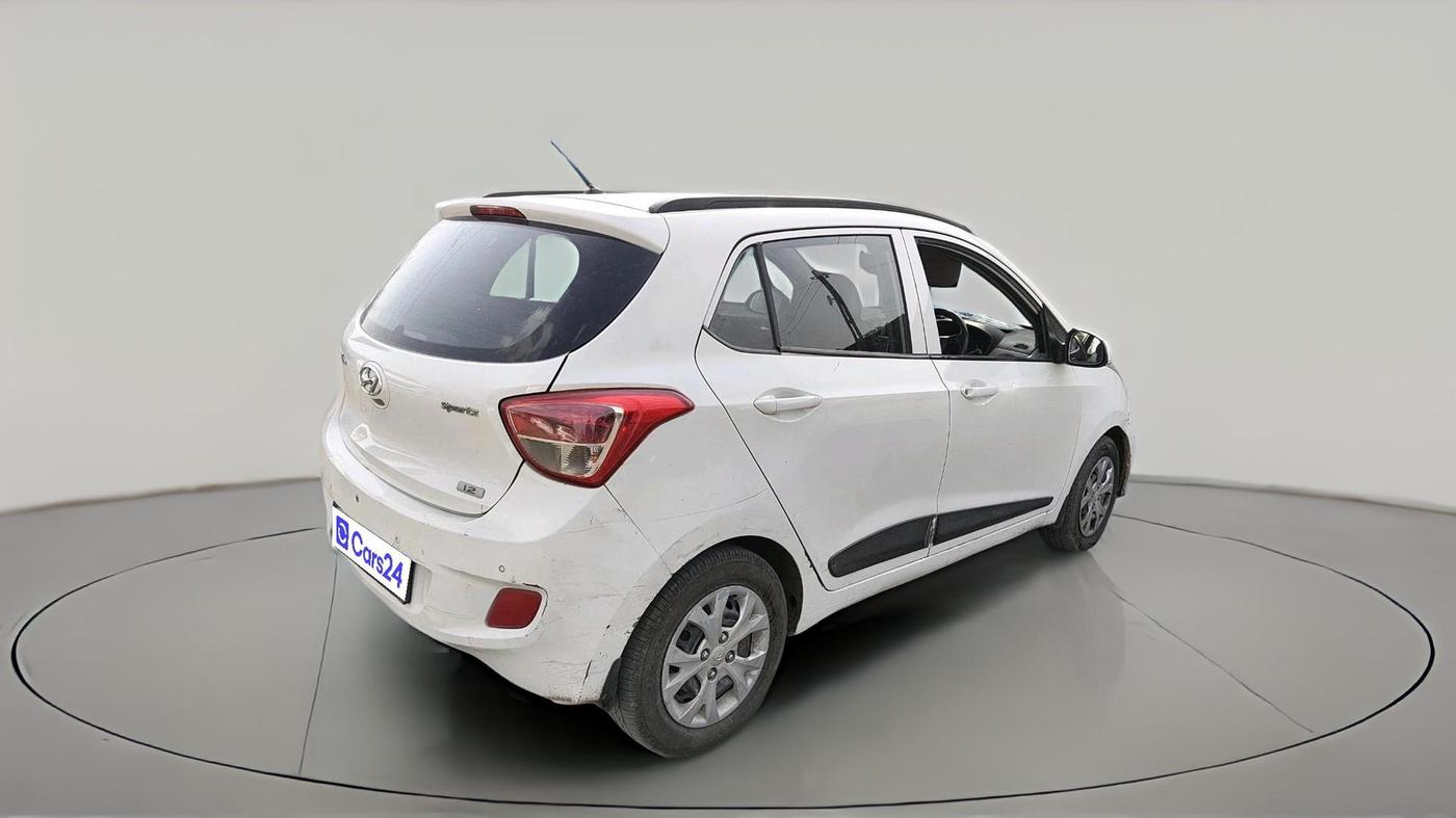 2016 Hyundai Grand i10 SPORTZ 1.2 KAPPA VTVT, CNG, Manual, 1,97,397 km, exterior