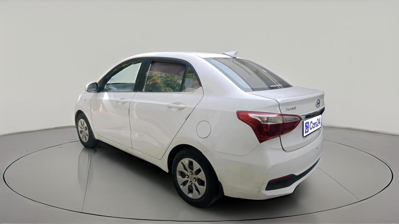 2018 Hyundai Xcent E+, CNG, Manual, 1,04,705 km, exterior