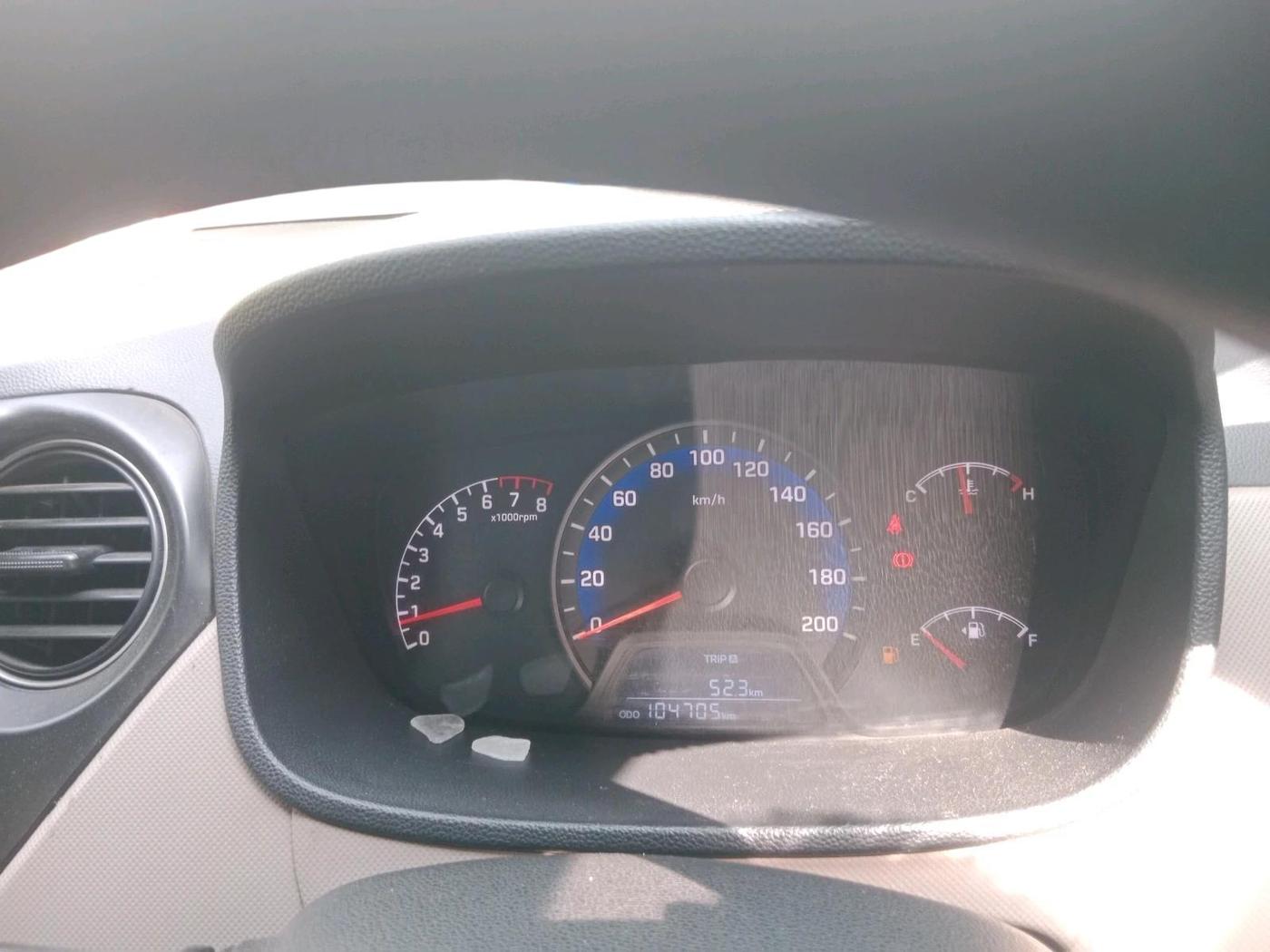 2018 Hyundai Xcent E+, CNG, Manual, 1,04,705 km, interior