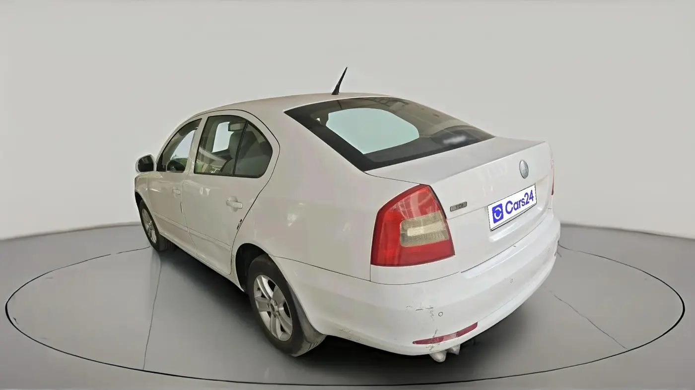 2010 Skoda Laura AMBIENTE 1.9 TDI MT, Diesel, Manual, 2,42,763 km, exterior