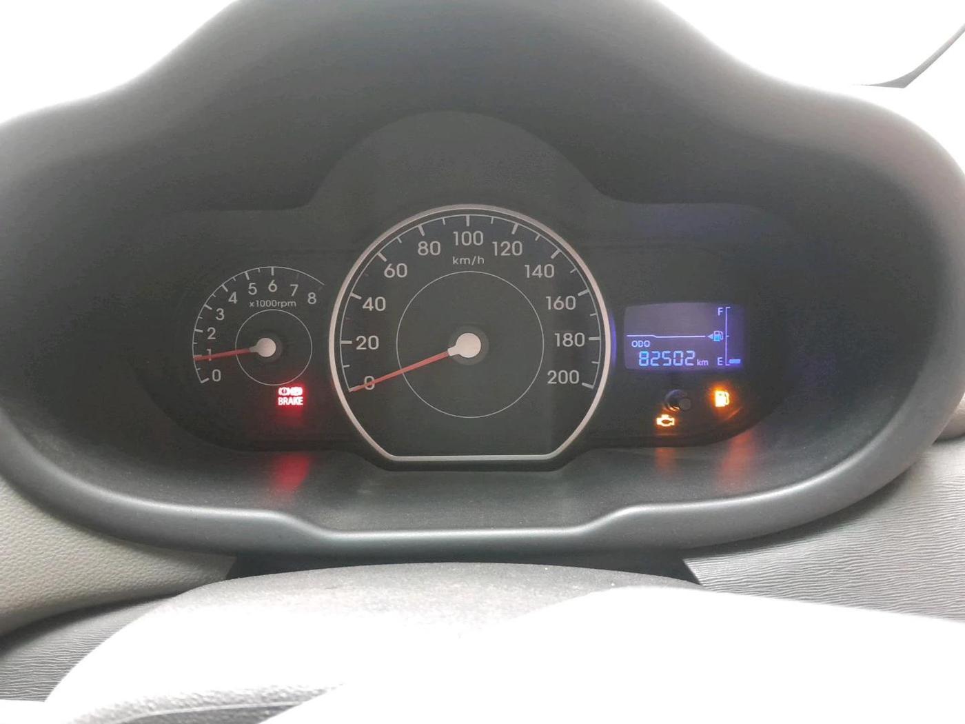 2011 Hyundai i10 MAGNA 1.2, Petrol, Manual, 82,502 km, interior