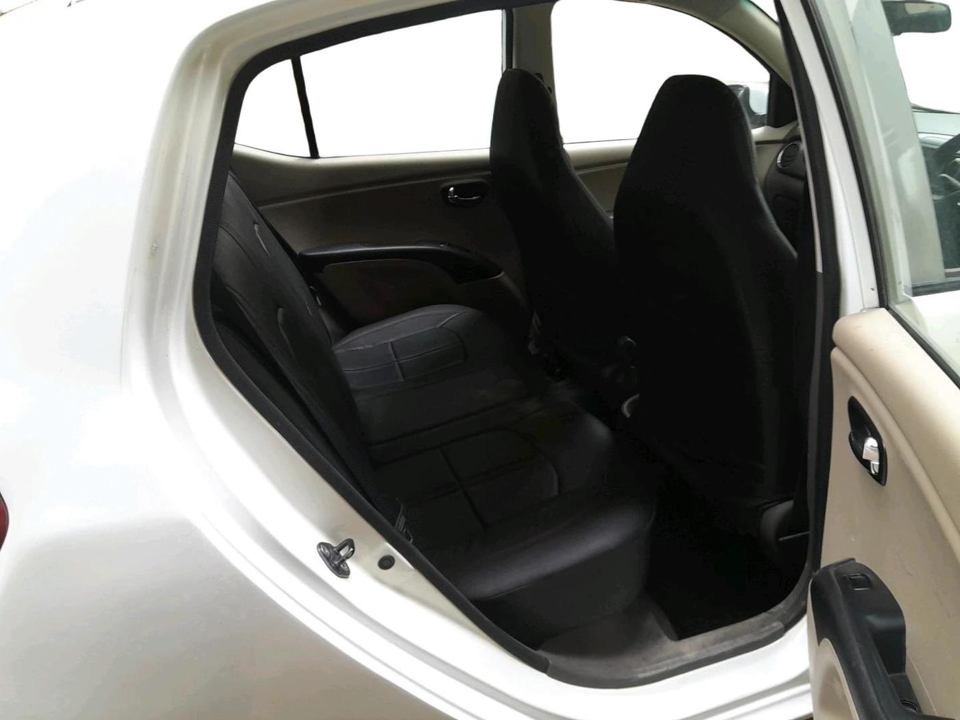 2011 Hyundai i10 MAGNA 1.2, Petrol, Manual, 82,502 km, interior