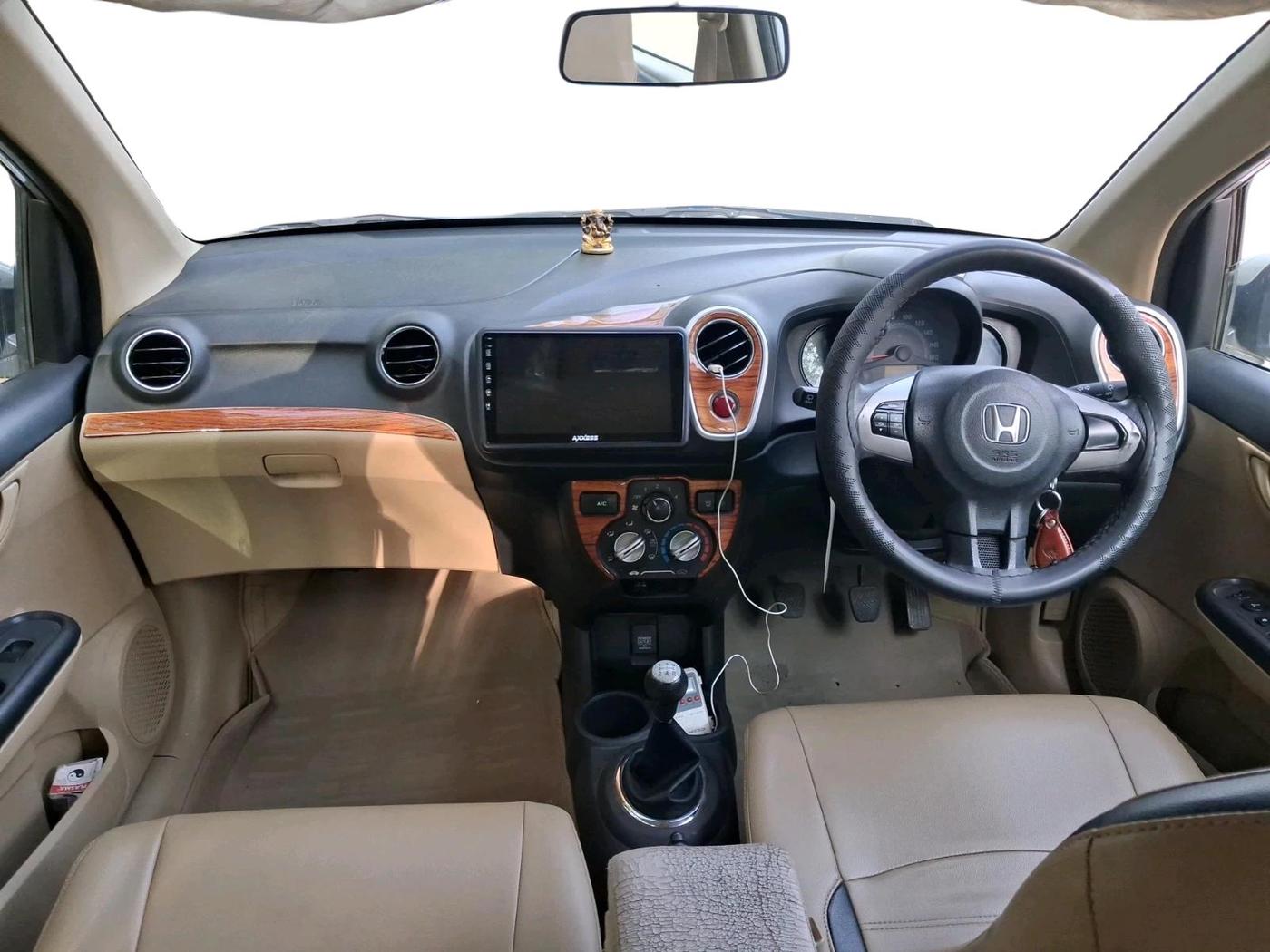 2015 Honda Mobilio 1.5L I-VTEC V, Petrol, Manual, 1,29,764 km, interior