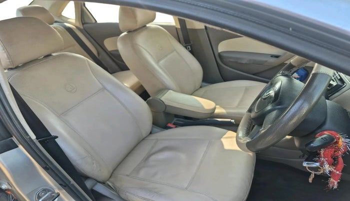 2012 Skoda Rapid AMBITION 1.6 TDI CR MT, Diesel, Manual, 1,25,553 km, interior