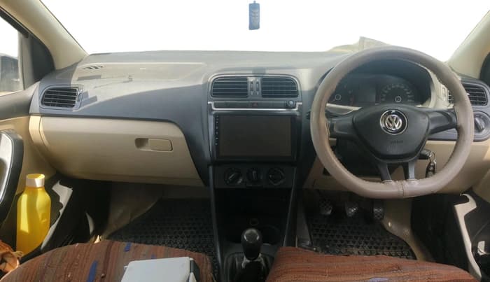 2016 Volkswagen Ameo COMFORTLINE 1.2L, CNG, Manual, 84,000 km, interior