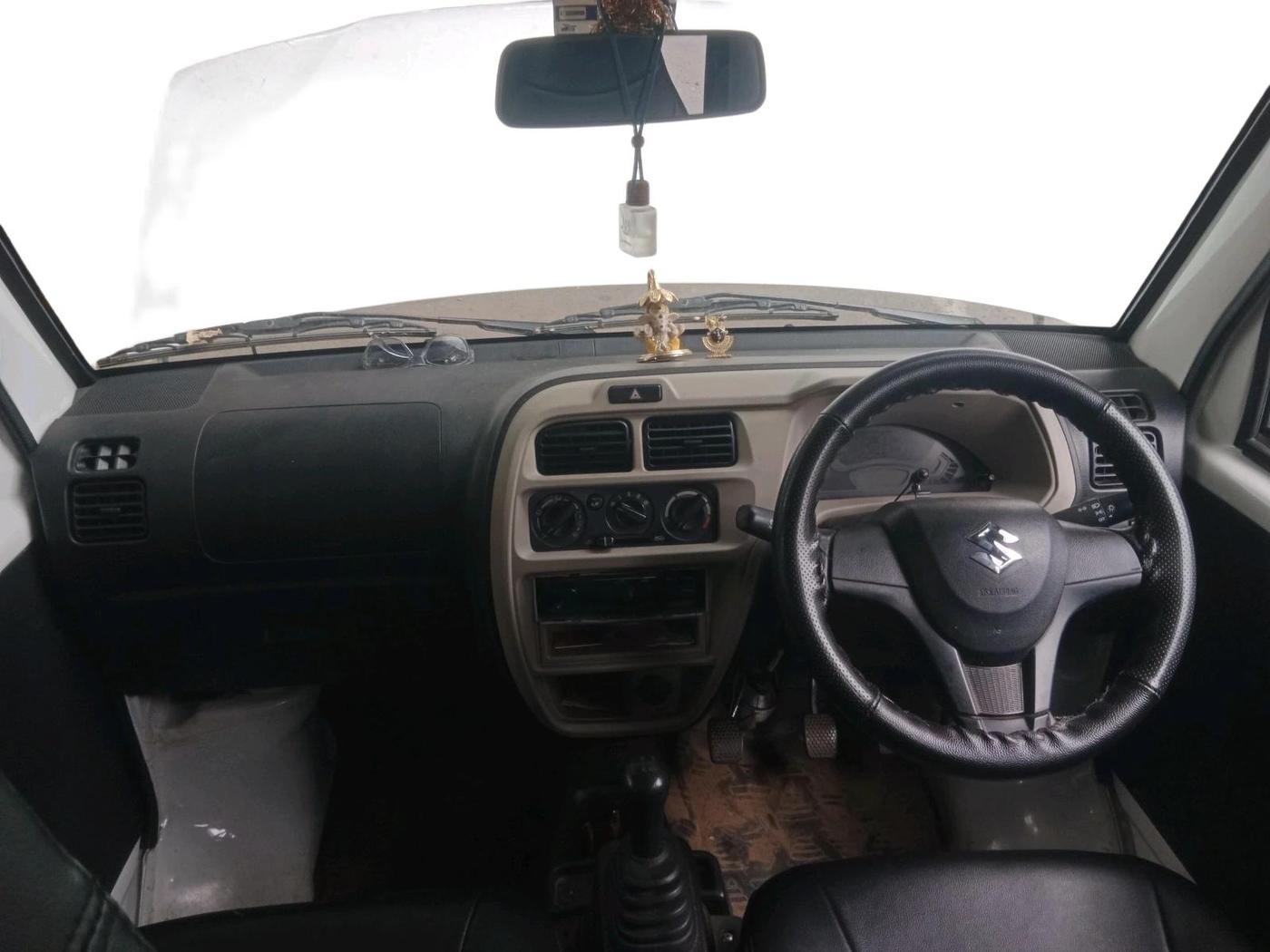 2023 Maruti Eeco 5 STR AC, Petrol, Manual, 17,477 km, interior