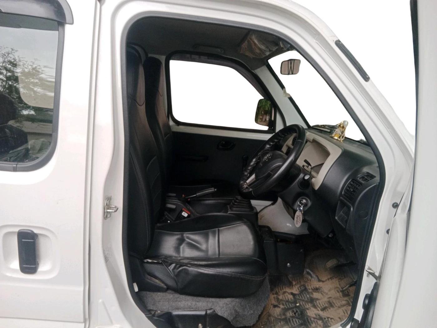 2023 Maruti Eeco 5 STR AC, Petrol, Manual, 17,477 km, interior