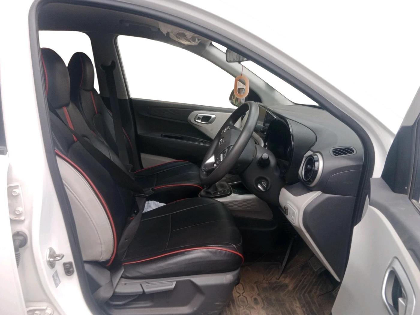 2024 Hyundai GRAND I10 NIOS SPORTZ AMT 1.2 KAPPA VTVT, CNG, Automatic, 26,611 km, interior