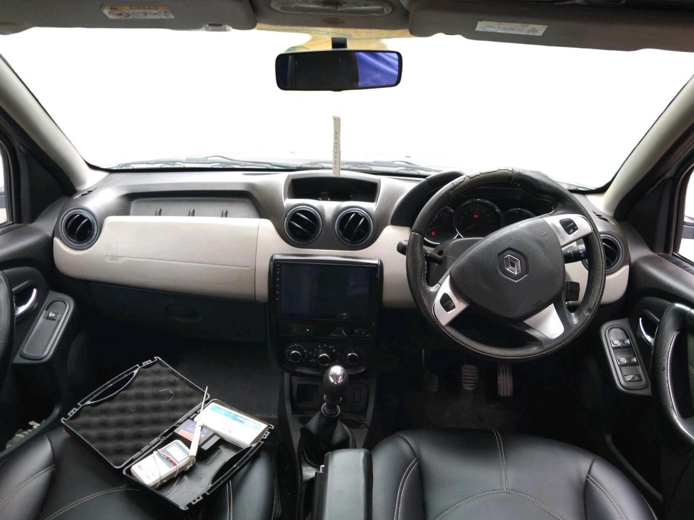 2015 Renault Duster 110 PS RXZ DIESEL, Diesel, Manual, 1,34,885 km, interior