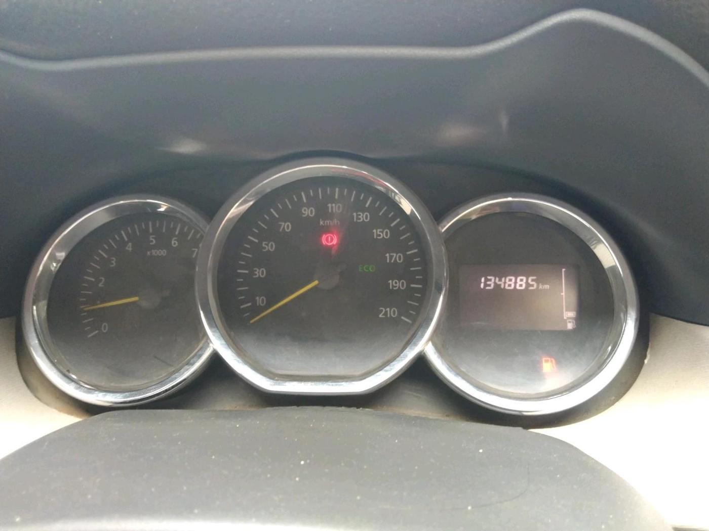 2015 Renault Duster 110 PS RXZ DIESEL, Diesel, Manual, 1,34,885 km, interior