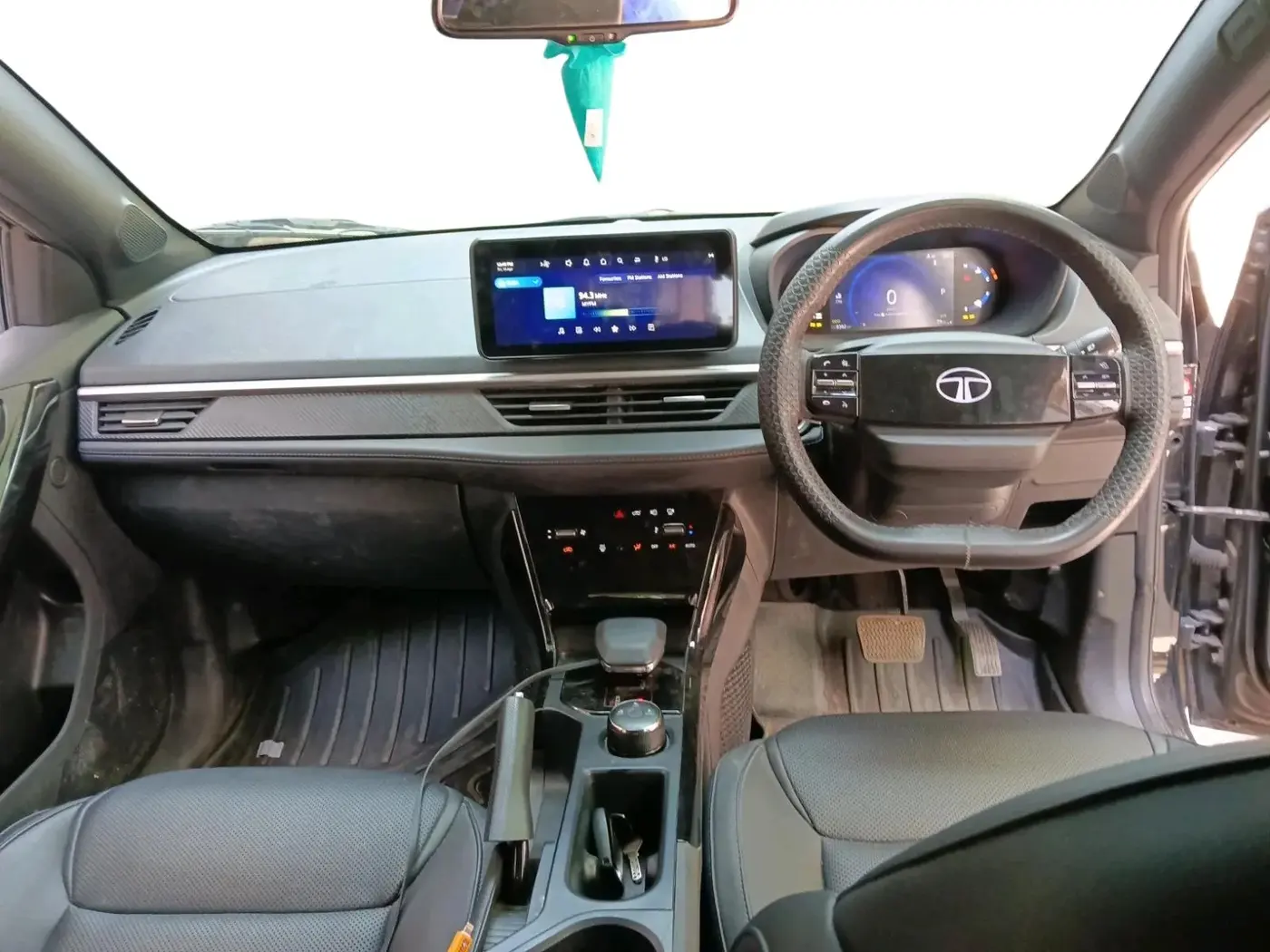 2024 Tata NEXON Creative Plus 1.2 Revotron 6AMT Dark Edition, Petrol, Manual, 8,382 km, interior