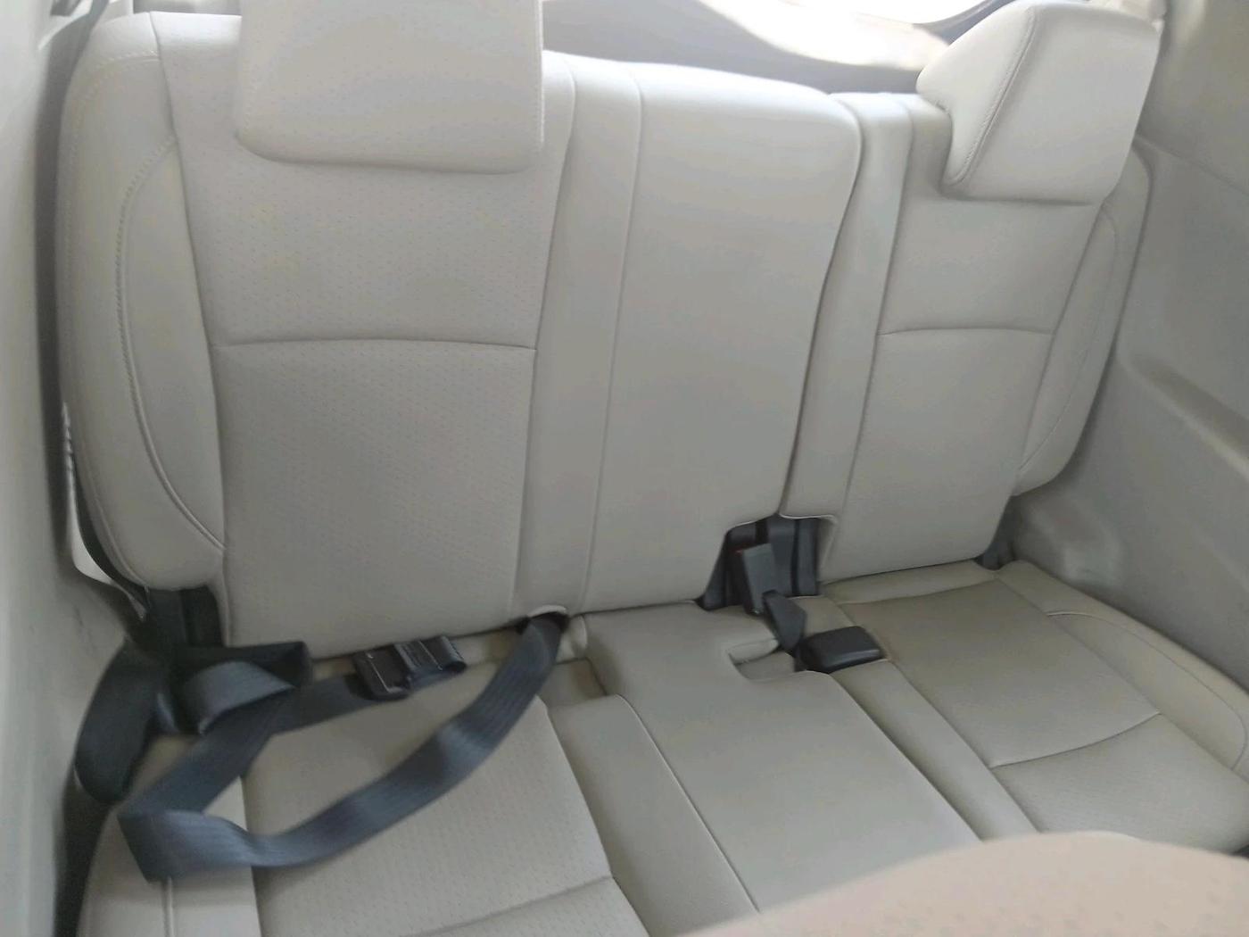 2018 Mahindra MARAZZO M8 7 STR, Diesel, Manual, 90,317 km, interior