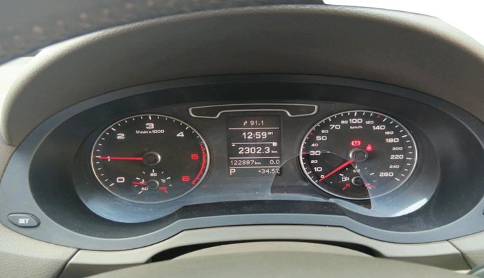 2014 Audi Q3 2.0 QUATTRO TDI AT, Diesel, Automatic, 1,22,887 km, interior