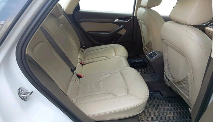 2014 Audi Q3 2.0 QUATTRO TDI AT, Diesel, Automatic, 1,22,887 km, interior