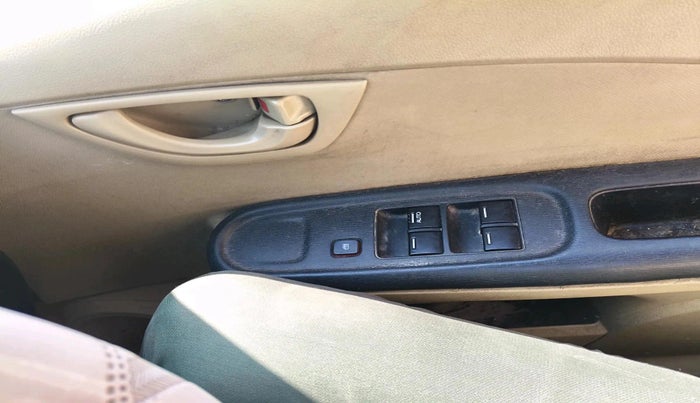 2015 Honda Amaze 1.5L I-DTEC E, Diesel, Manual, 2,26,646 km, interior