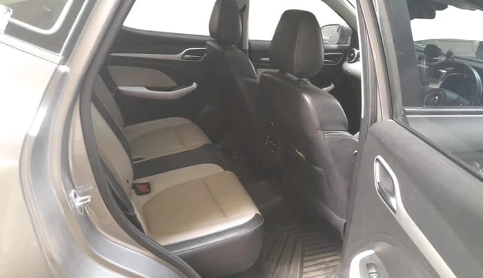 2022 MG ASTOR SHARP 1.5 MT, Petrol, Manual, 36,192 km, interior
