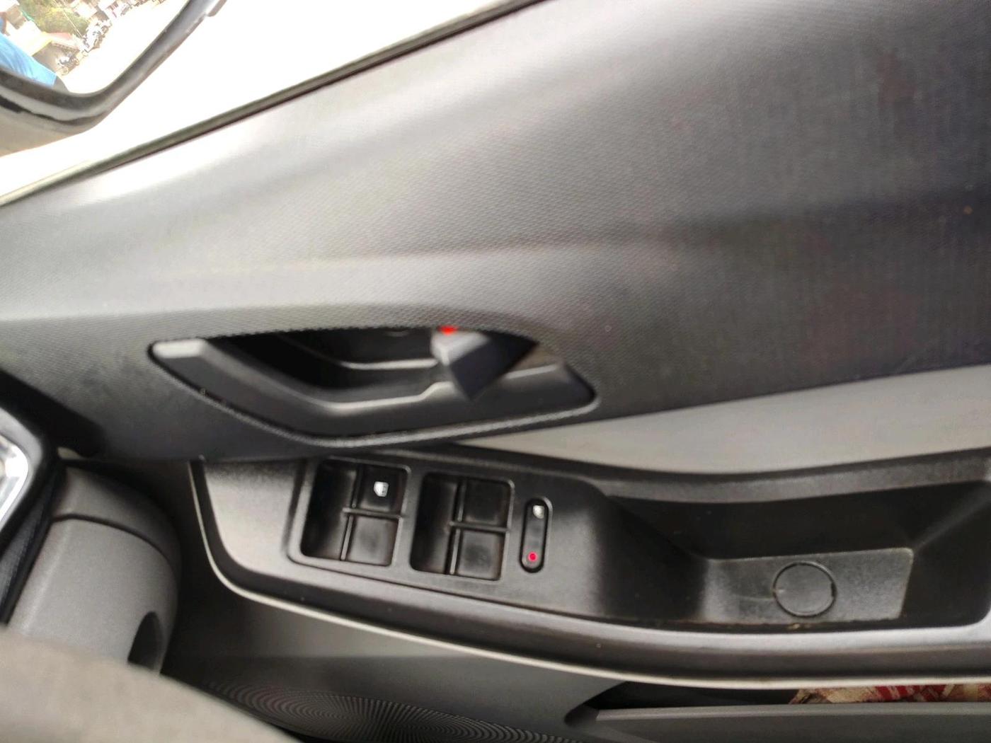 2020 Tata Tiago XZ PETROL, CNG, Manual, 80,270 km, interior