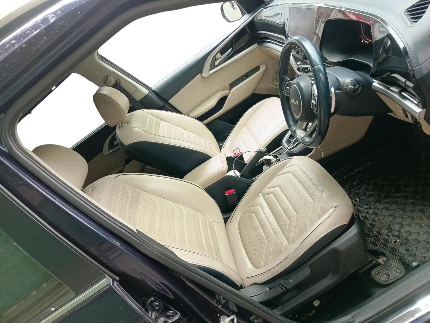 2022 KIA CARENS LUXURY PLUS 1.5 DIESEL AT 7 STR, Diesel, Automatic, 57,840 km, interior