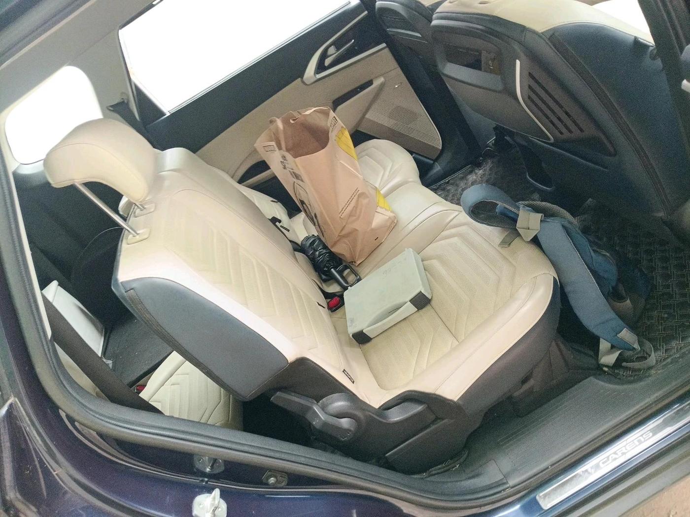 2022 KIA CARENS LUXURY PLUS 1.5 DIESEL AT 7 STR, Diesel, Automatic, 57,840 km, interior