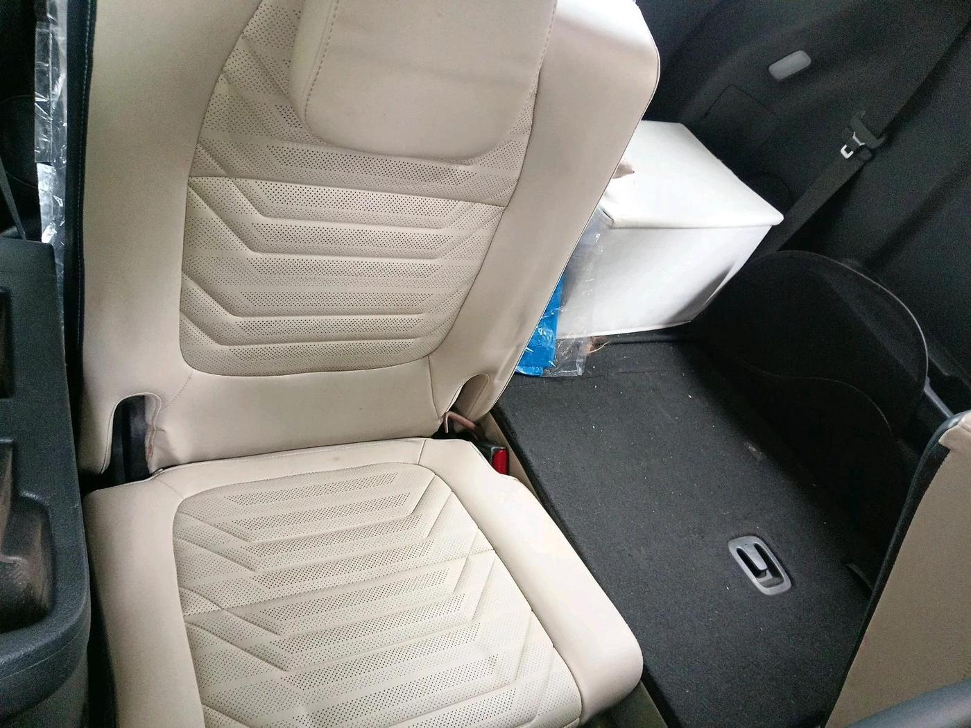 2022 KIA CARENS LUXURY PLUS 1.5 DIESEL AT 7 STR, Diesel, Automatic, 57,840 km, interior