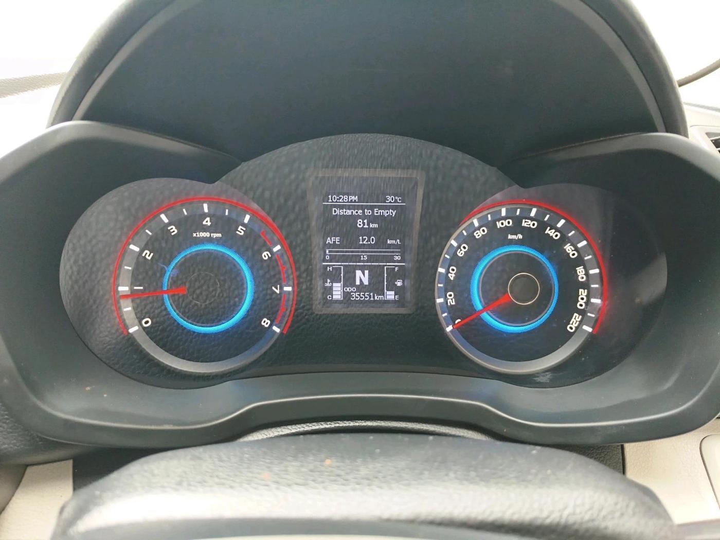 2021 Mahindra XUV300 W8 (O) 1.2 PETROL, Petrol, Manual, 35,551 km, interior