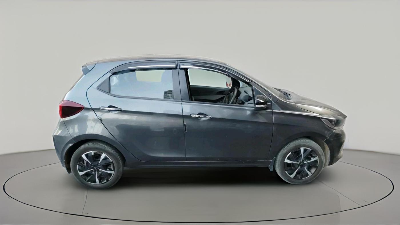 2025 Tata Tiago XZA, Petrol, Automatic, 7,001 km, exterior